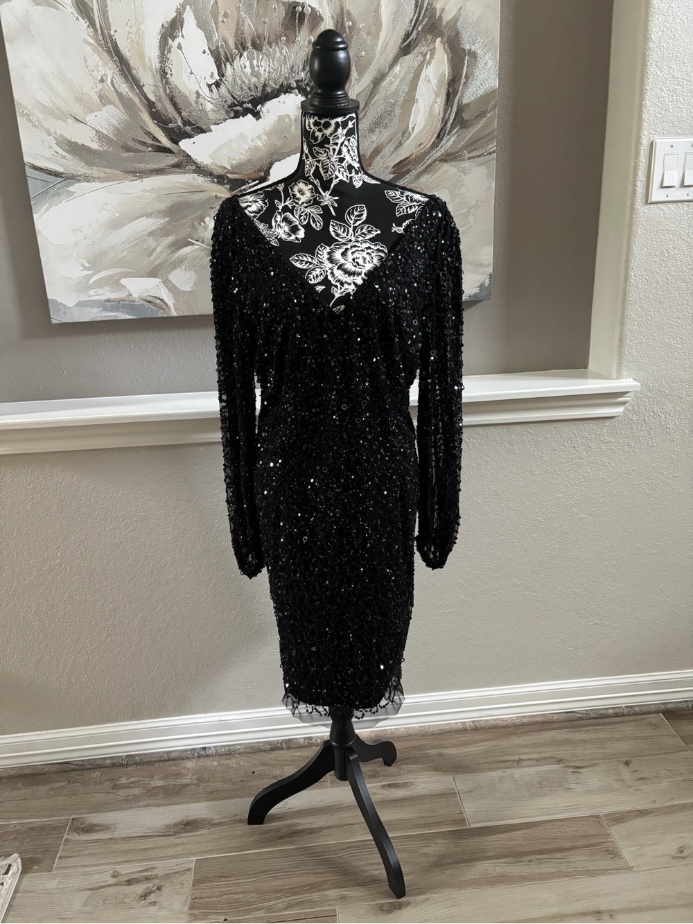 Adrianna Papell Black Sequin V-Neck Long Sleeve Cocktail Dress